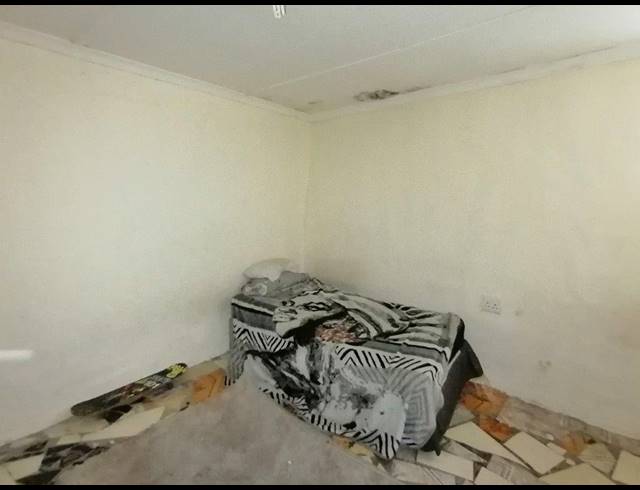 3 BEDROOM FREEHOLD FOR SALE IN EKUPHUMLENI